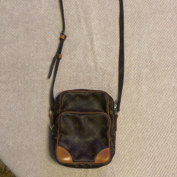 AUTHENTIC LOUIS VUITTON DANUBE CROSSBODY WITH COA FROM ENTRUPY - Picture 3 of 10